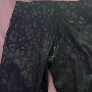 Black cheetah print pants